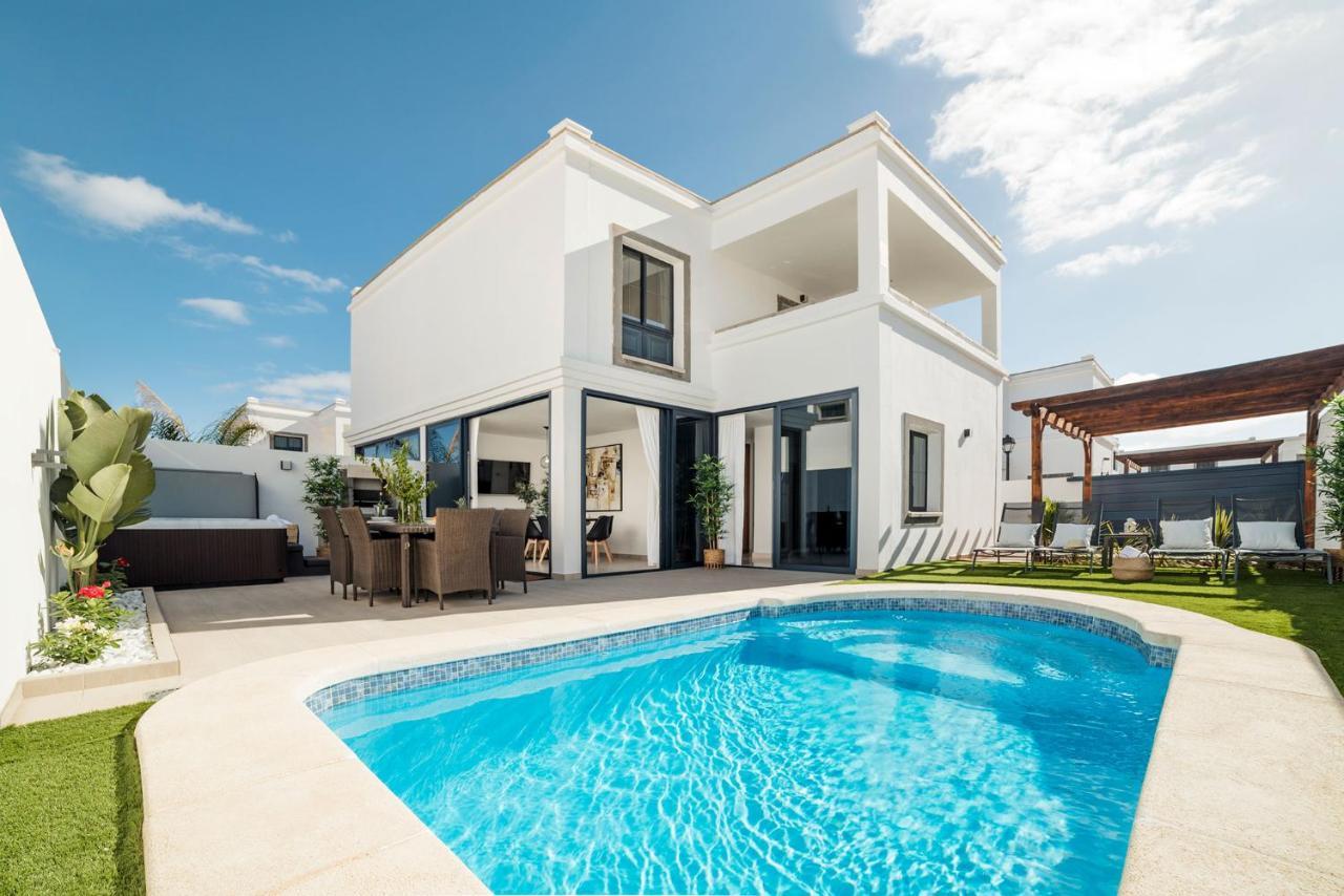 Villa Palmera Jacuzzi Яйса Екстериор снимка