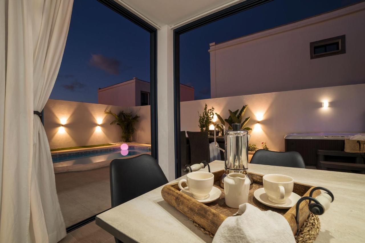 Villa Palmera Jacuzzi Яйса Екстериор снимка